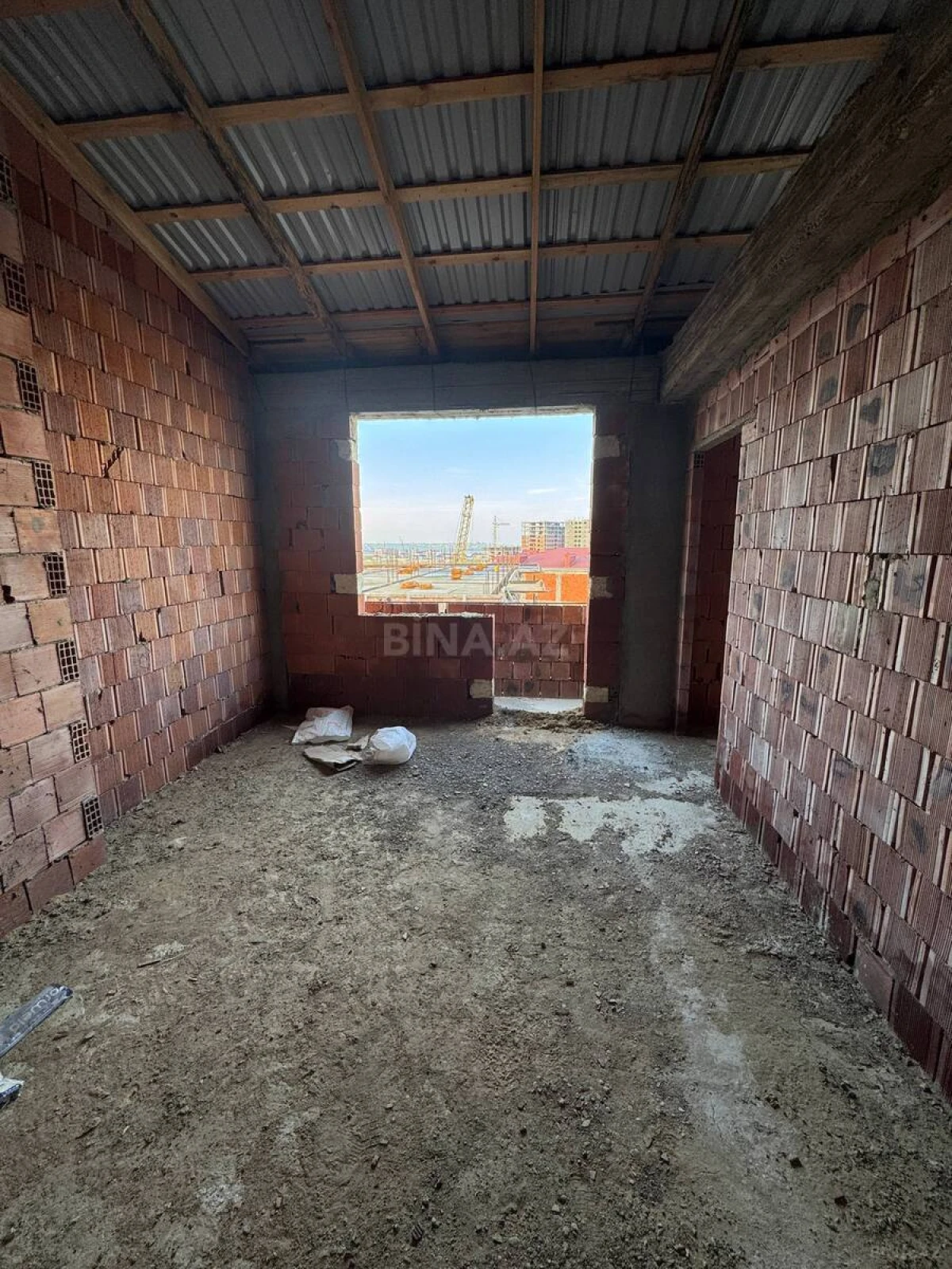 Satılır 1 otaqlı mənzil 57 m²