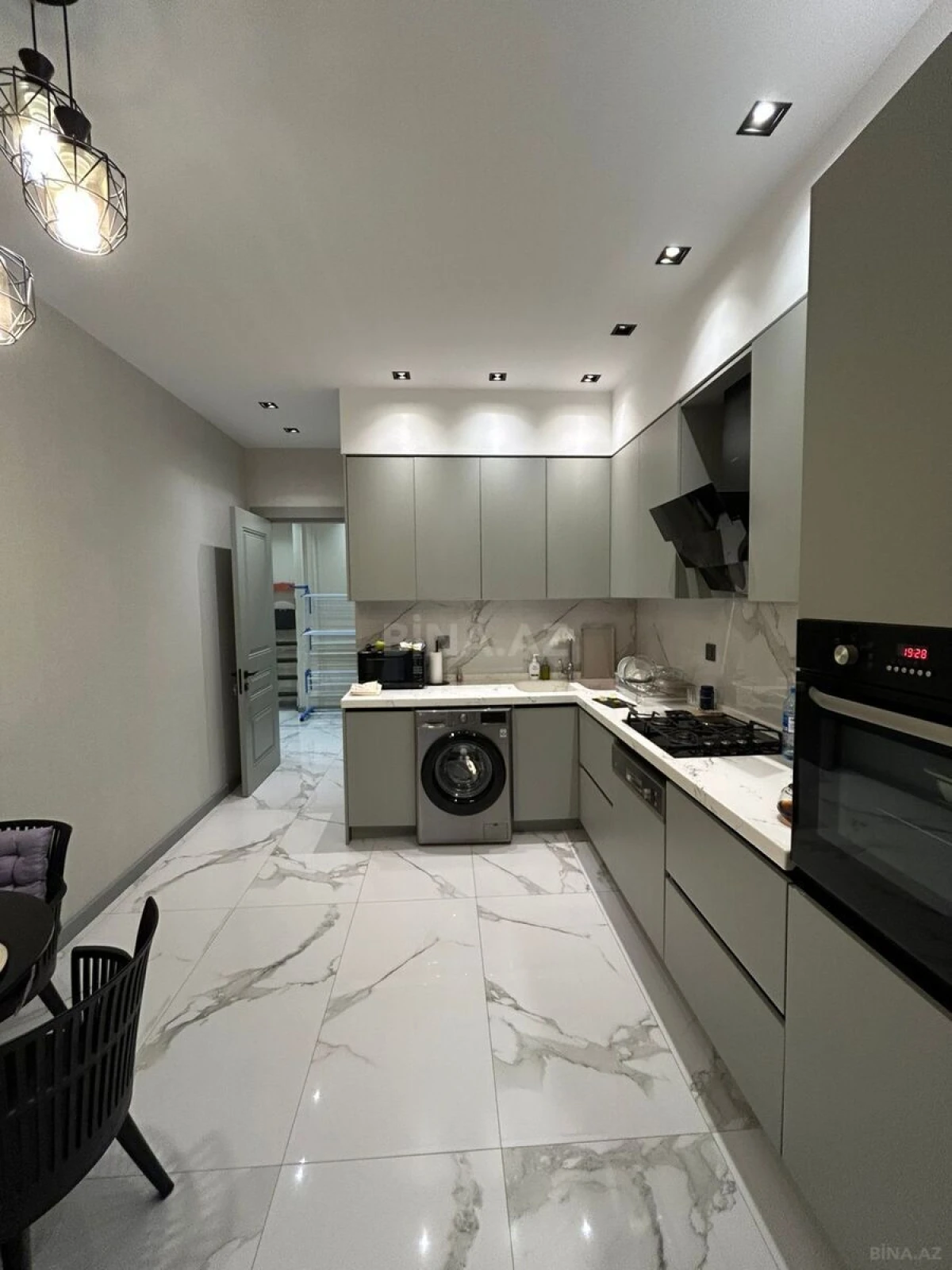 Kirayə verilir 2 otaqlı mənzil 100 m²