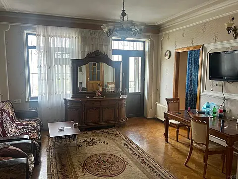 Kirayə verilir 3 otaqlı mənzil 95 m² — Bakı 3 otaq 95.00 m²