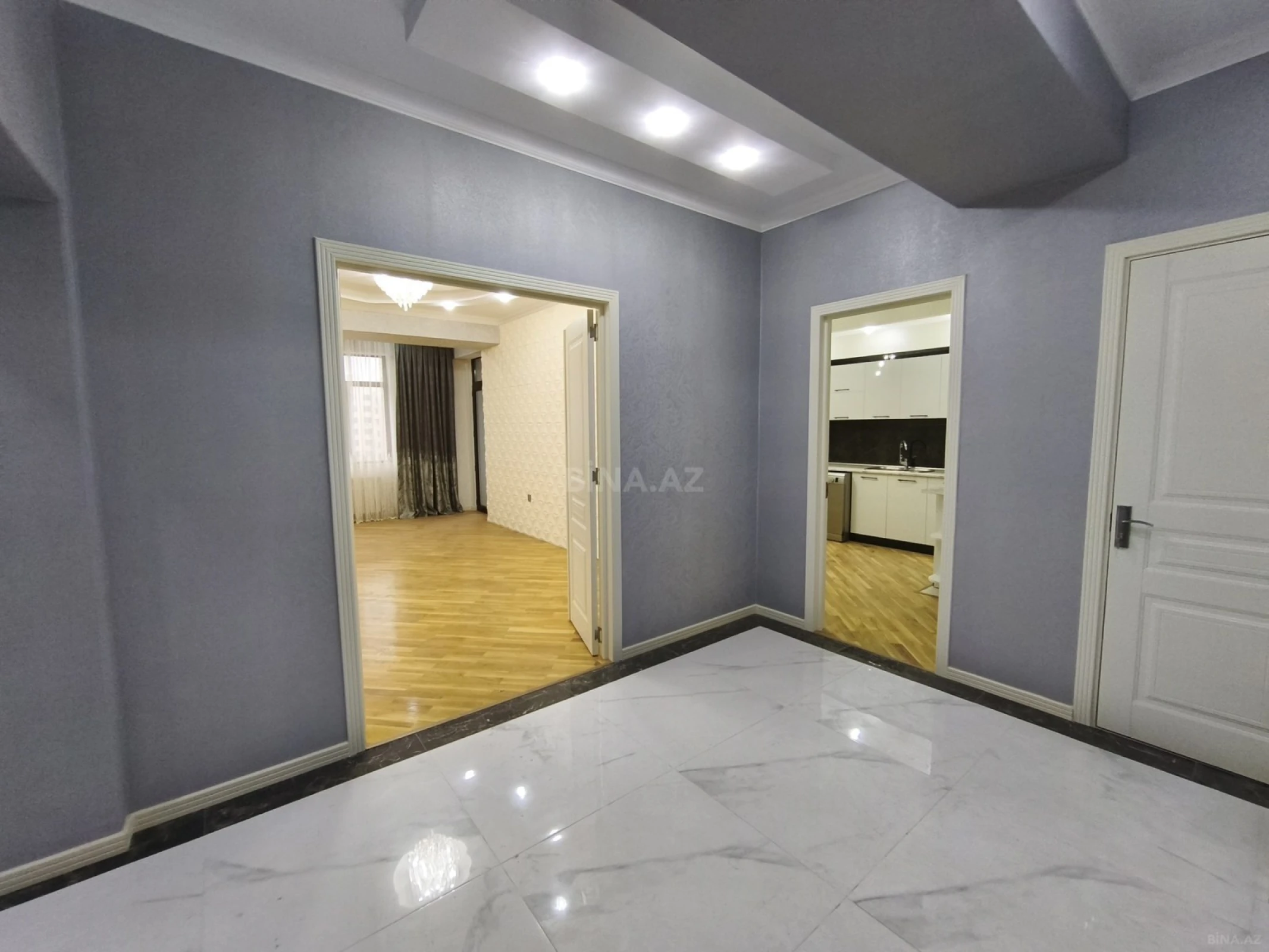 Satılır 2 otaqlı mənzil 104 m²