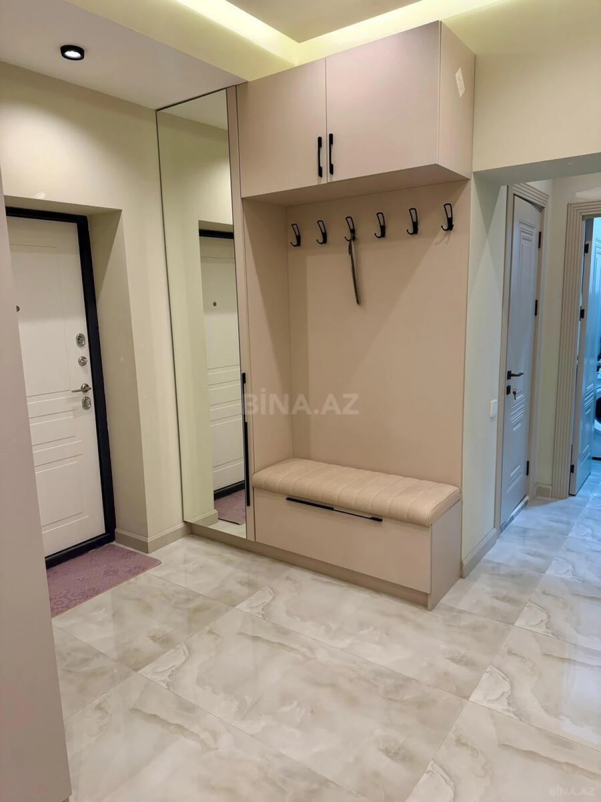 Kirayə verilir 2 otaqlı mənzil 90 m²