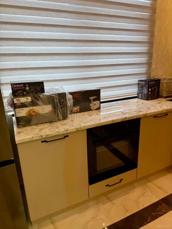 Kirayə verilir 2 otaqlı mənzil 90 m²