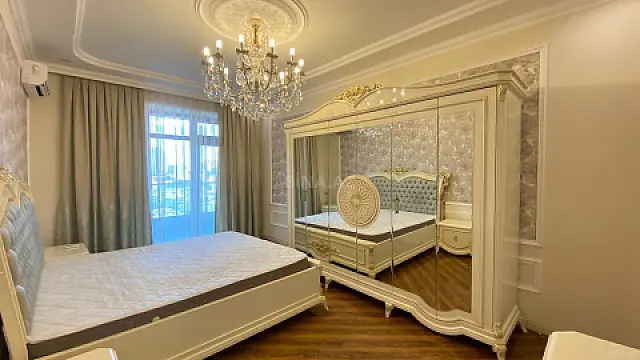 Kirayə verilir 3 otaqlı mənzil 150 m²