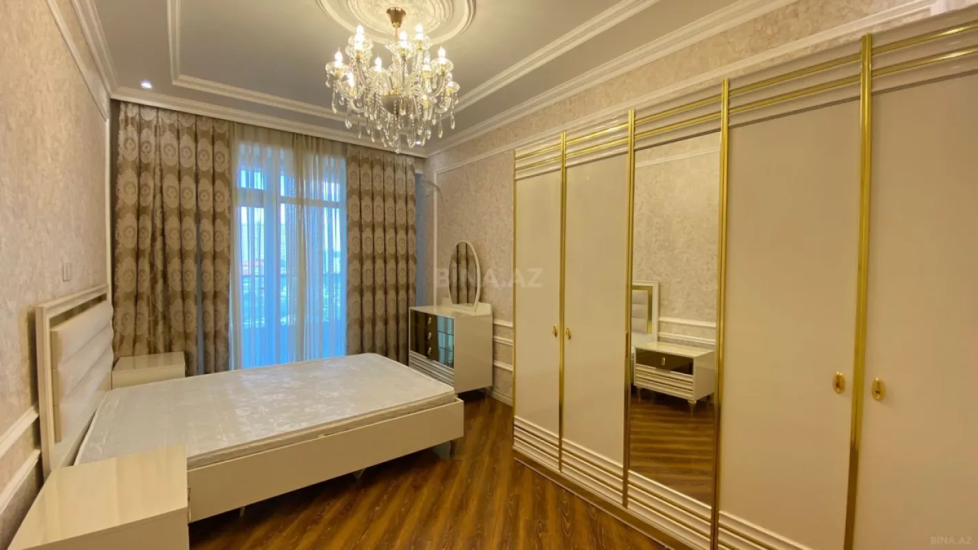 Kirayə verilir 3 otaqlı mənzil 150 m²