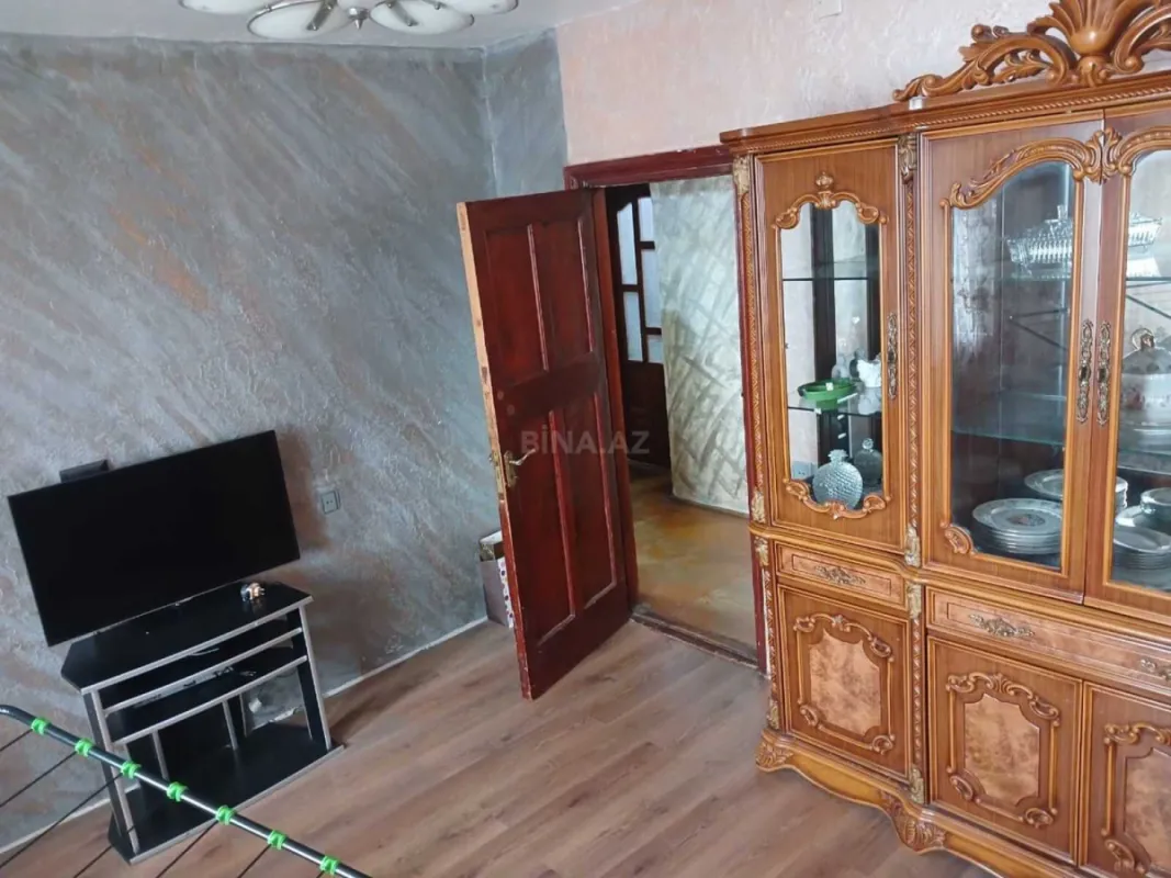 Satılır 5 otaqlı mənzil 100 m²