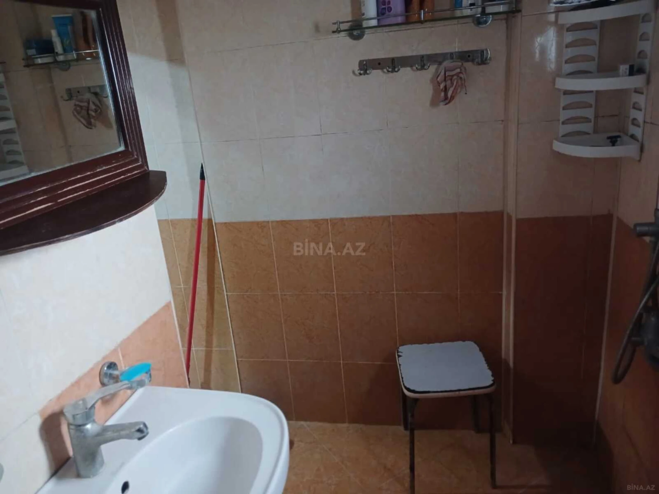 Satılır 5 otaqlı mənzil 100 m²