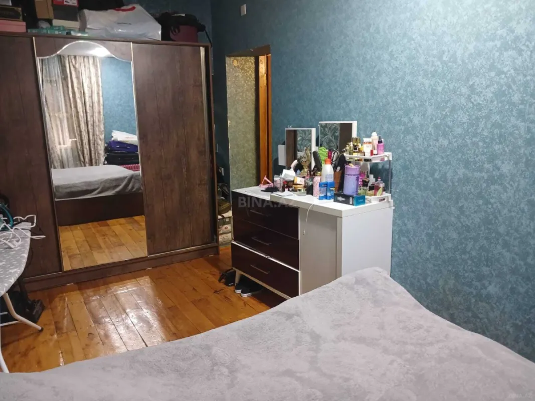 Satılır 5 otaqlı mənzil 100 m²
