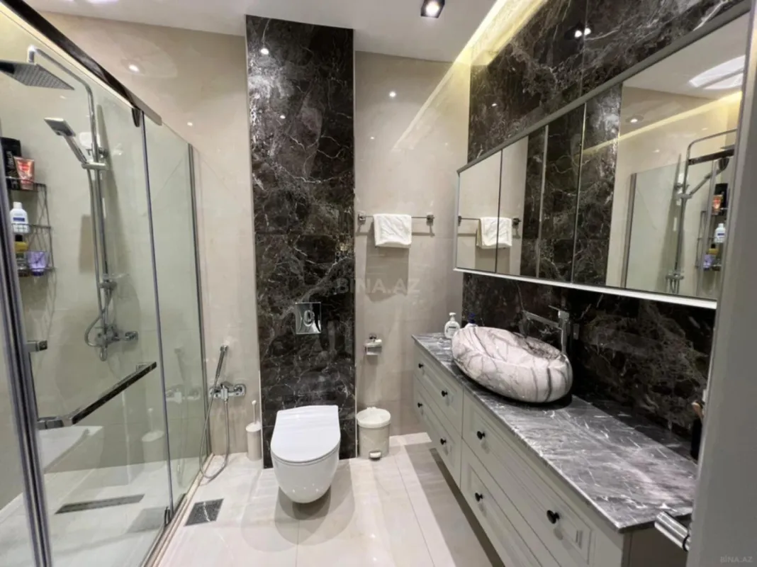 Kirayə verilir 2 otaqlı mənzil 115 m²