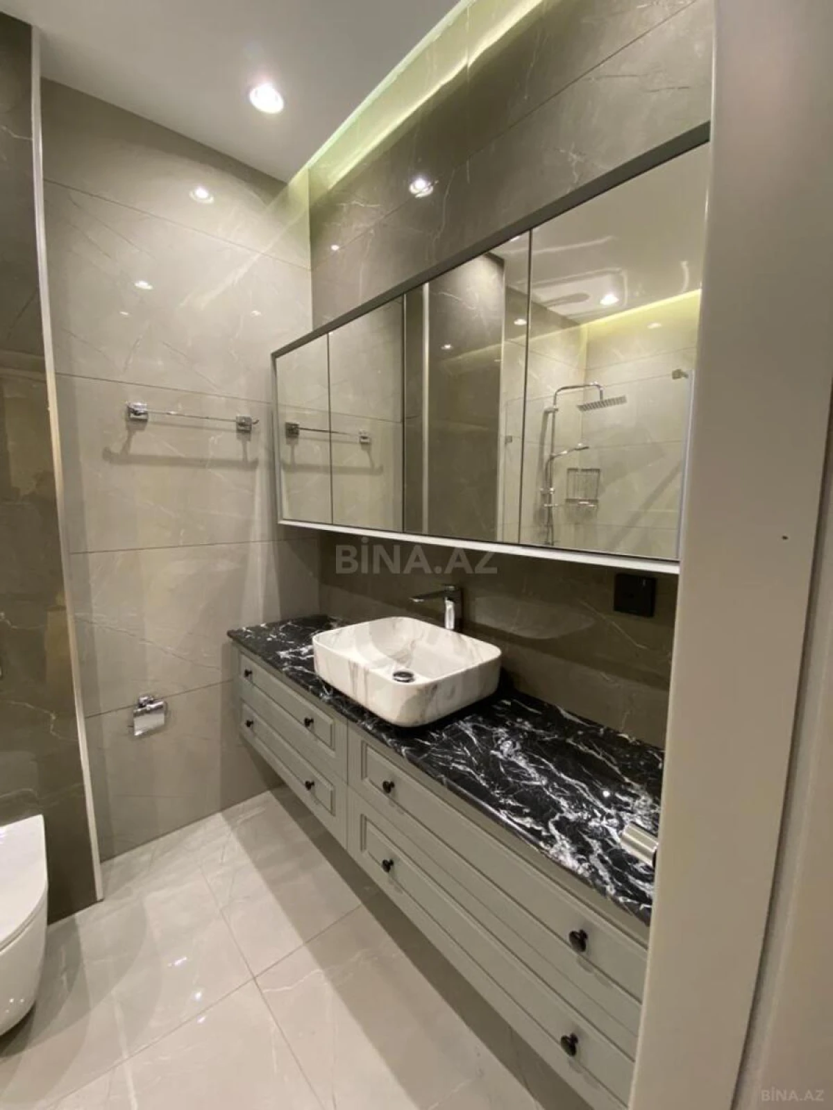 Kirayə verilir 3 otaqlı mənzil 115 m²