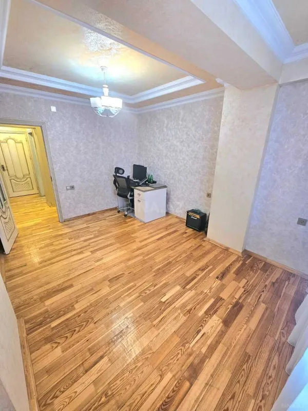 Satılır 3 otaqlı mənzil 120 m²