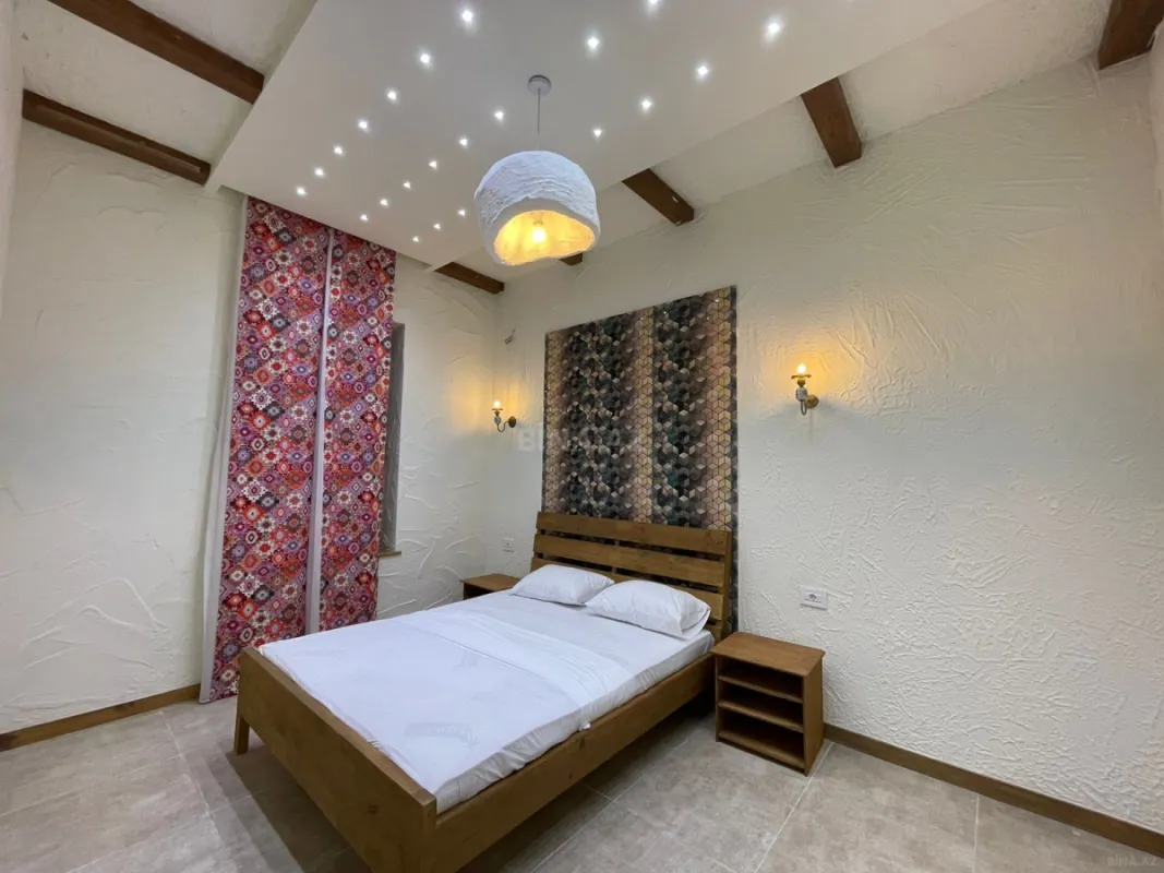 Satılır 7 otaqlı həyət evi 360 m²