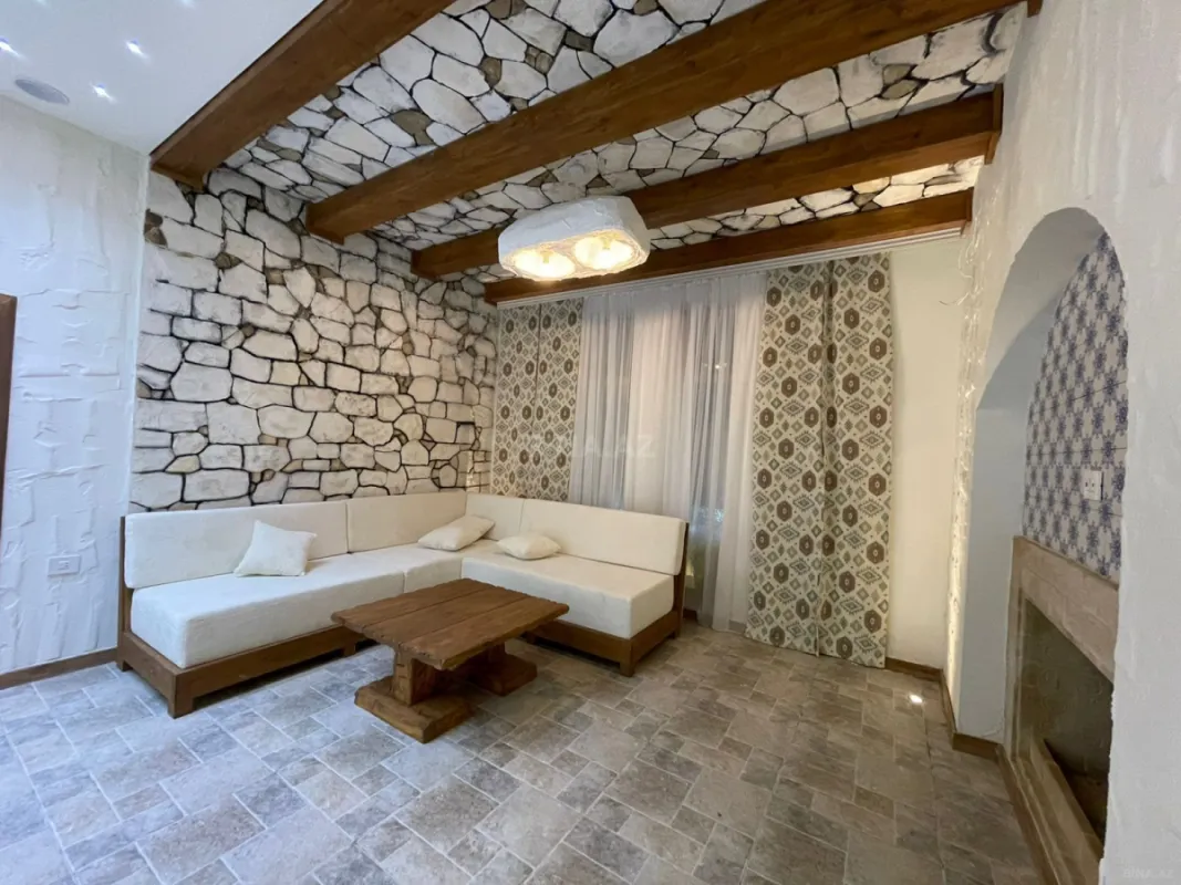 Satılır 7 otaqlı həyət evi 360 m²