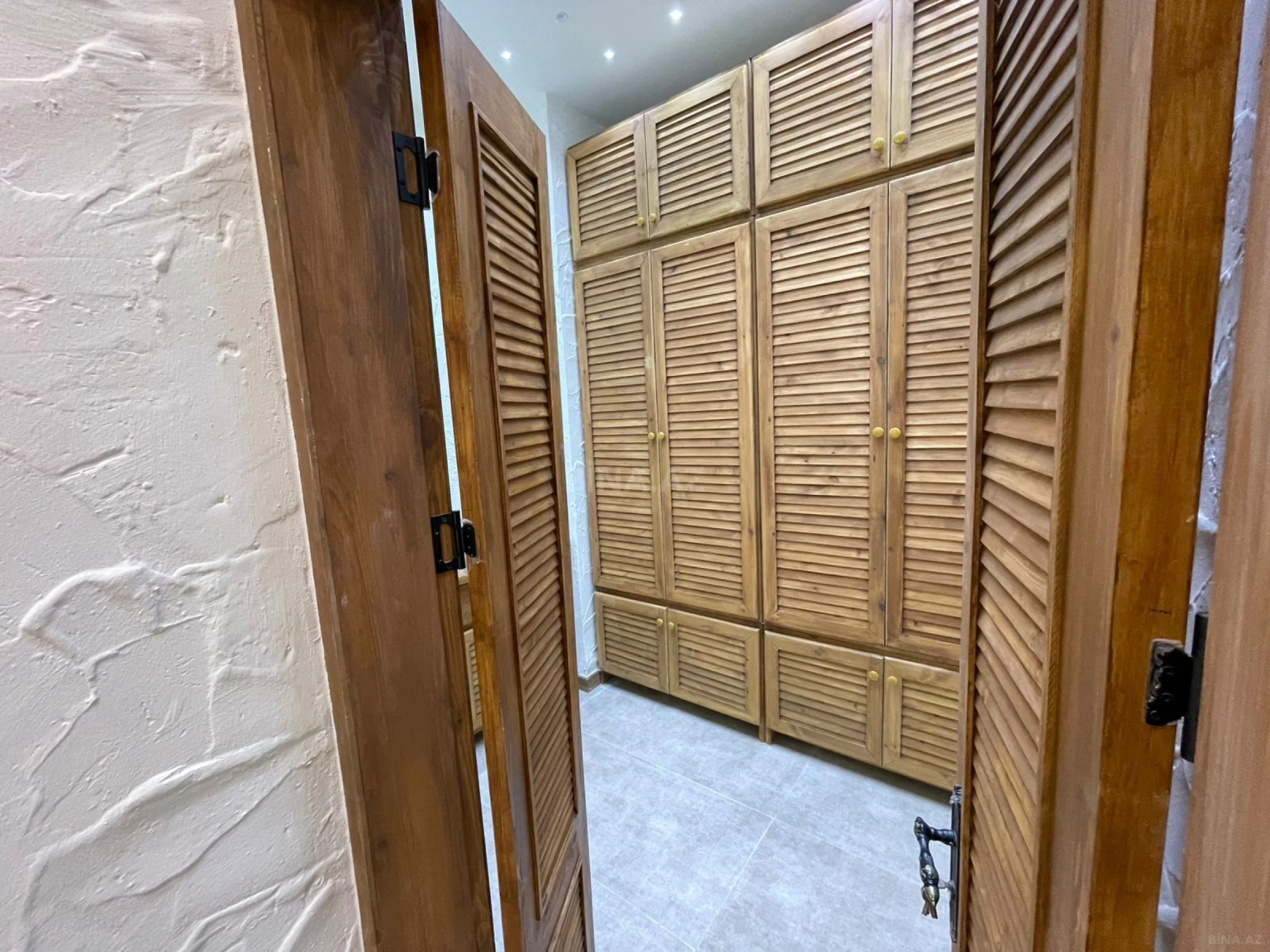 Satılır 7 otaqlı həyət evi 360 m²