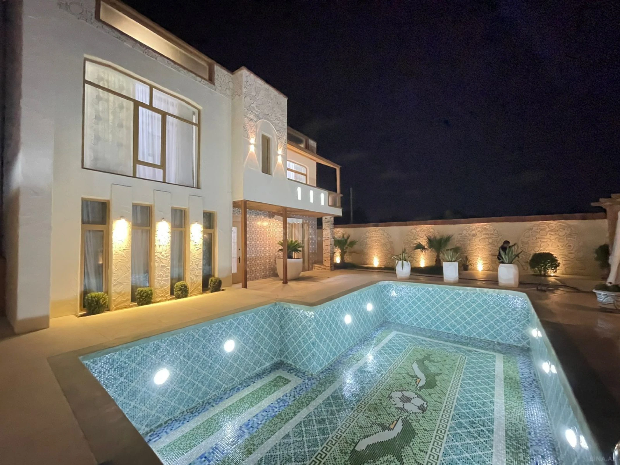 Satılır 7 otaqlı həyət evi 360 m²