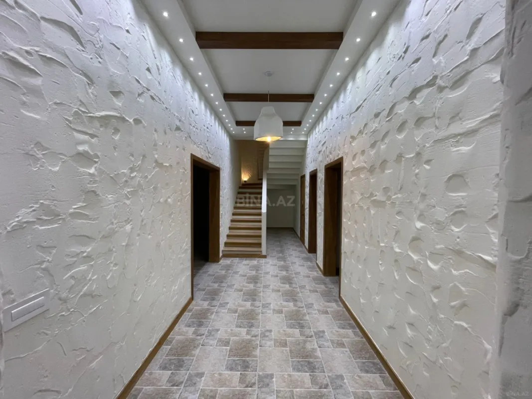 Satılır 7 otaqlı həyət evi 360 m²