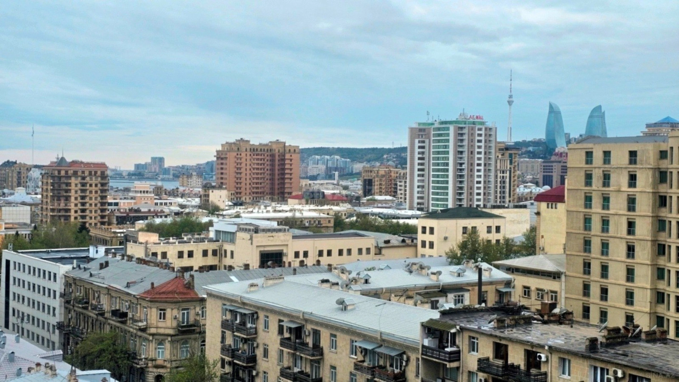 Satılır 5 otaqlı mənzil 234 m²