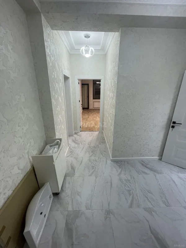 Satılır 2 otaqlı mənzil 68 m²