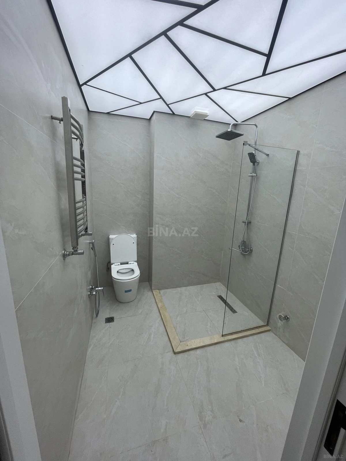 Satılır 2 otaqlı mənzil 68 m²