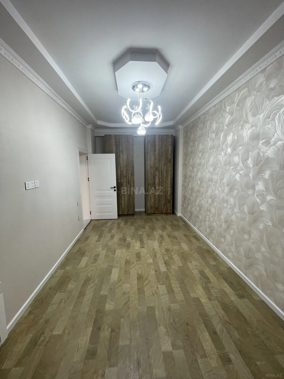 Satılır 2 otaqlı mənzil 68 m²