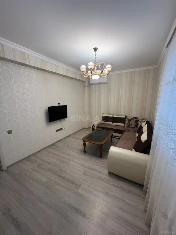 Kirayə verilir 2 otaqlı mənzil 65 m²