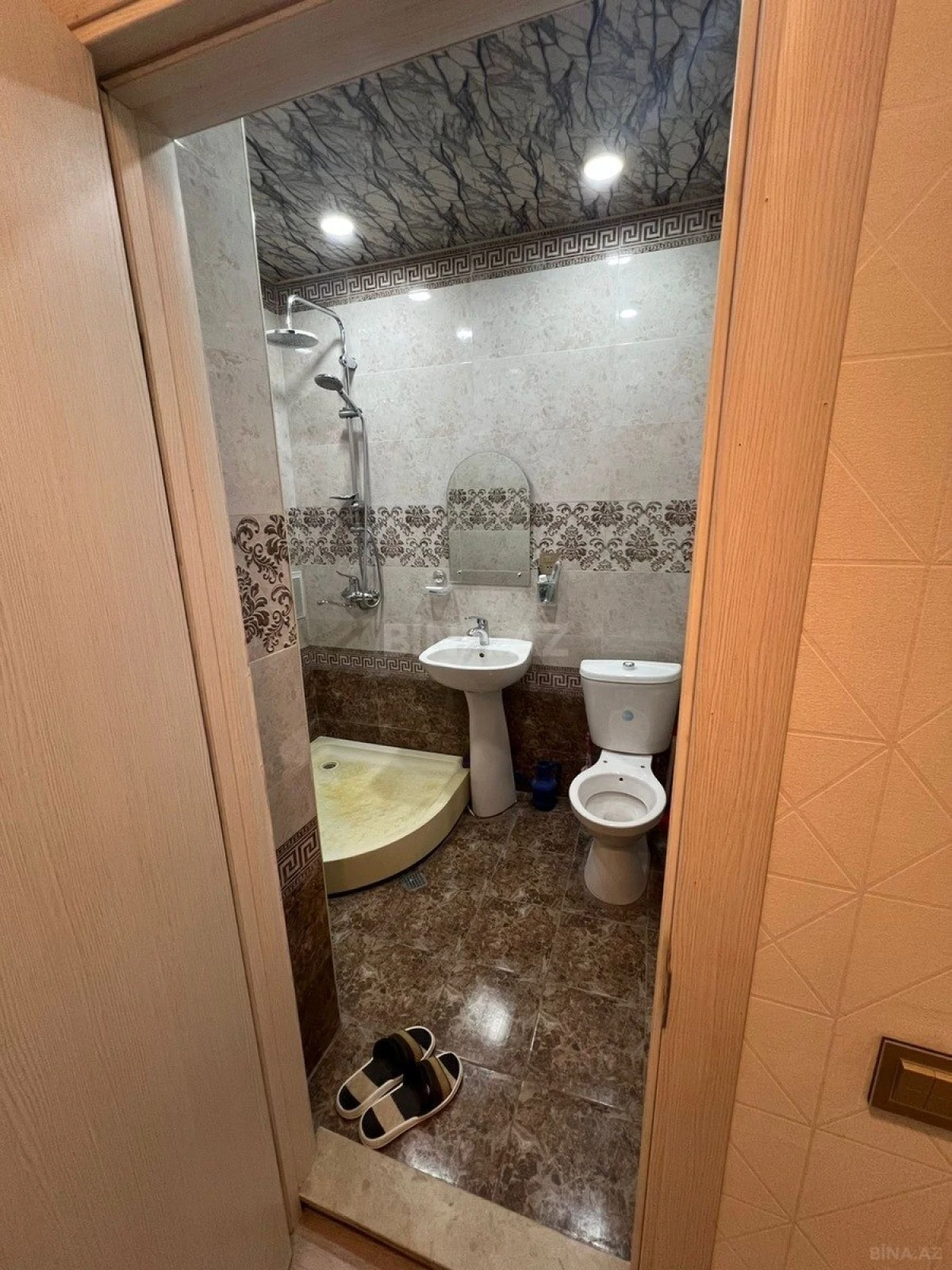 Kirayə verilir 2 otaqlı mənzil 65 m²