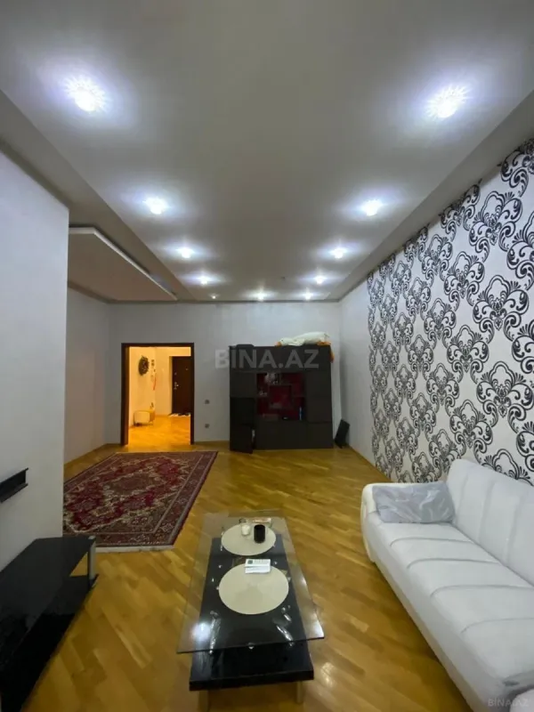 Kirayə verilir 3 otaqlı mənzil 120 m²