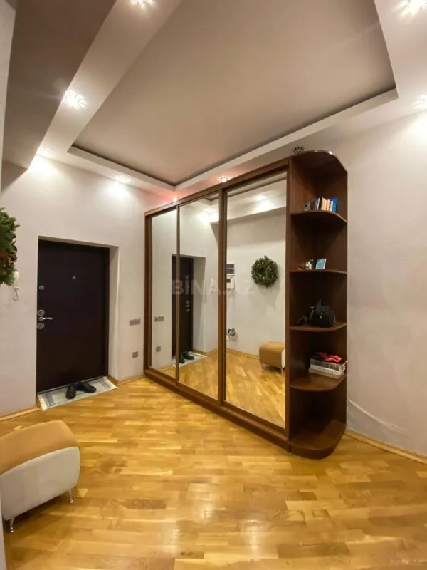 Kirayə verilir 3 otaqlı mənzil 120 m²
