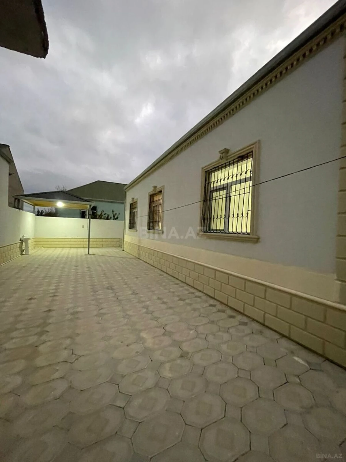 Satılır 4 otaqlı həyət evi 145 m²