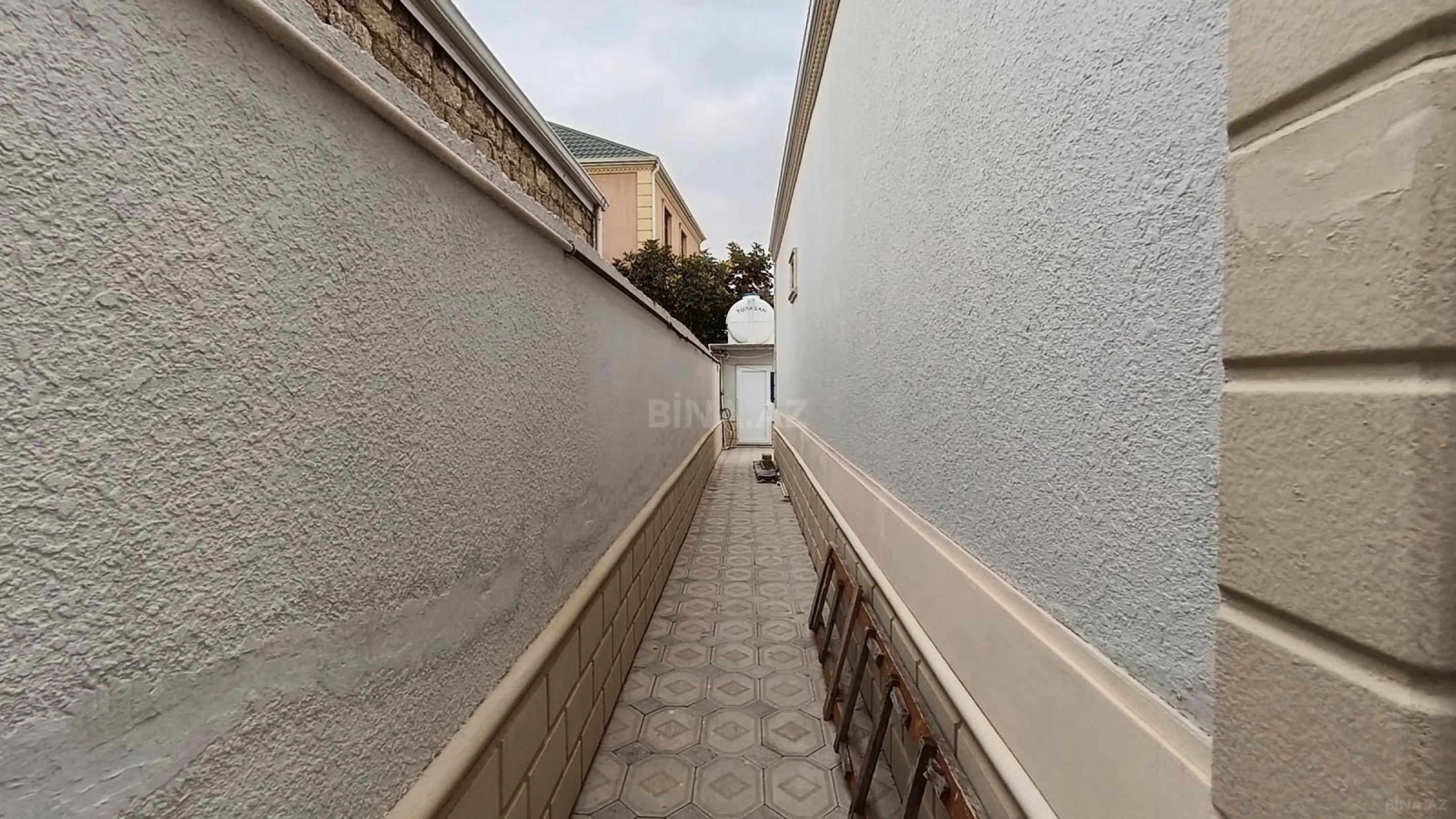 Satılır 4 otaqlı həyət evi 145 m²