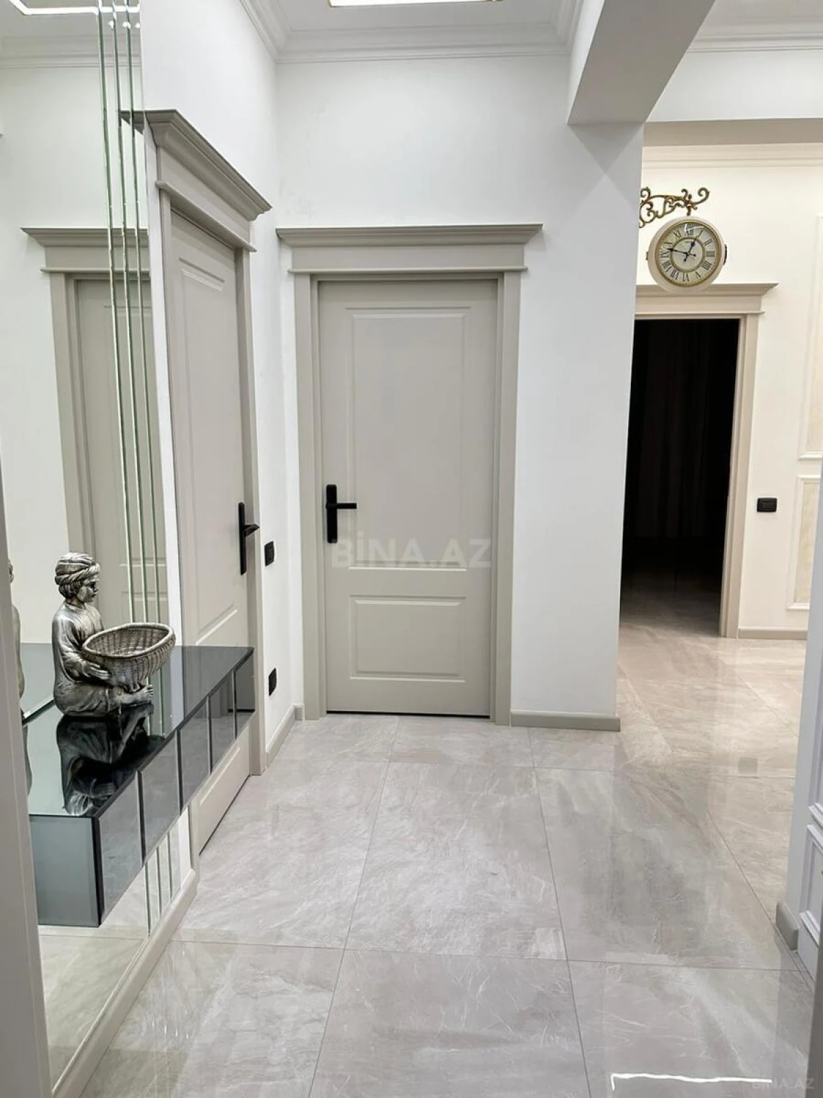 Satılır 3 otaqlı mənzil 104 m²
