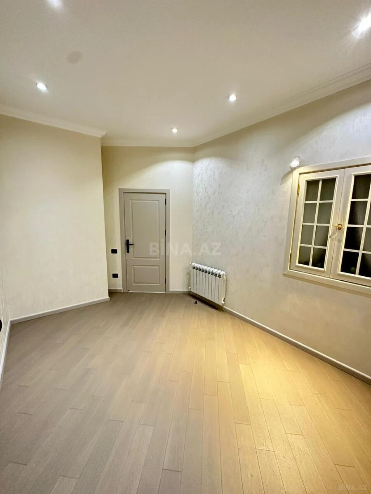 Satılır 3 otaqlı mənzil 104 m²
