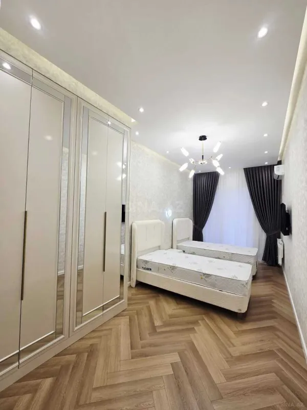 Satılır 3 otaqlı mənzil 107 m²