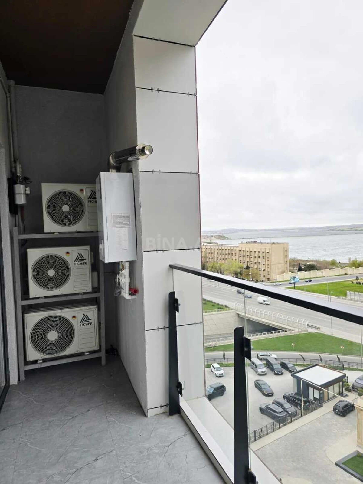 Satılır 3 otaqlı mənzil 107 m²