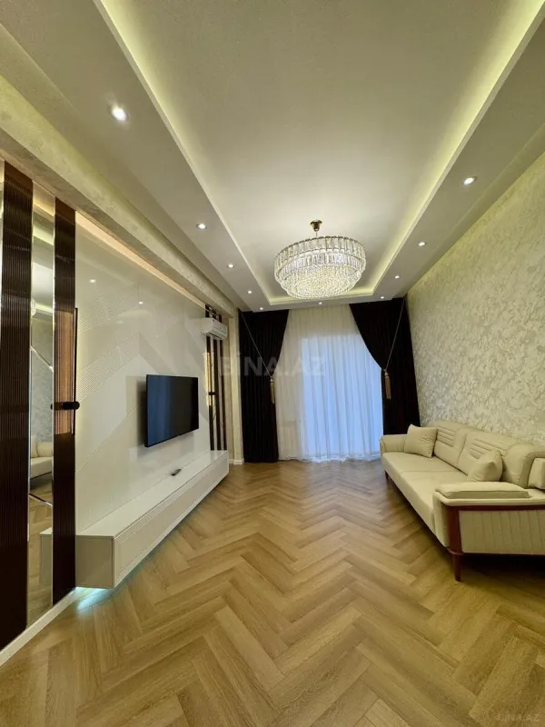 Satılır 3 otaqlı mənzil 107 m²
