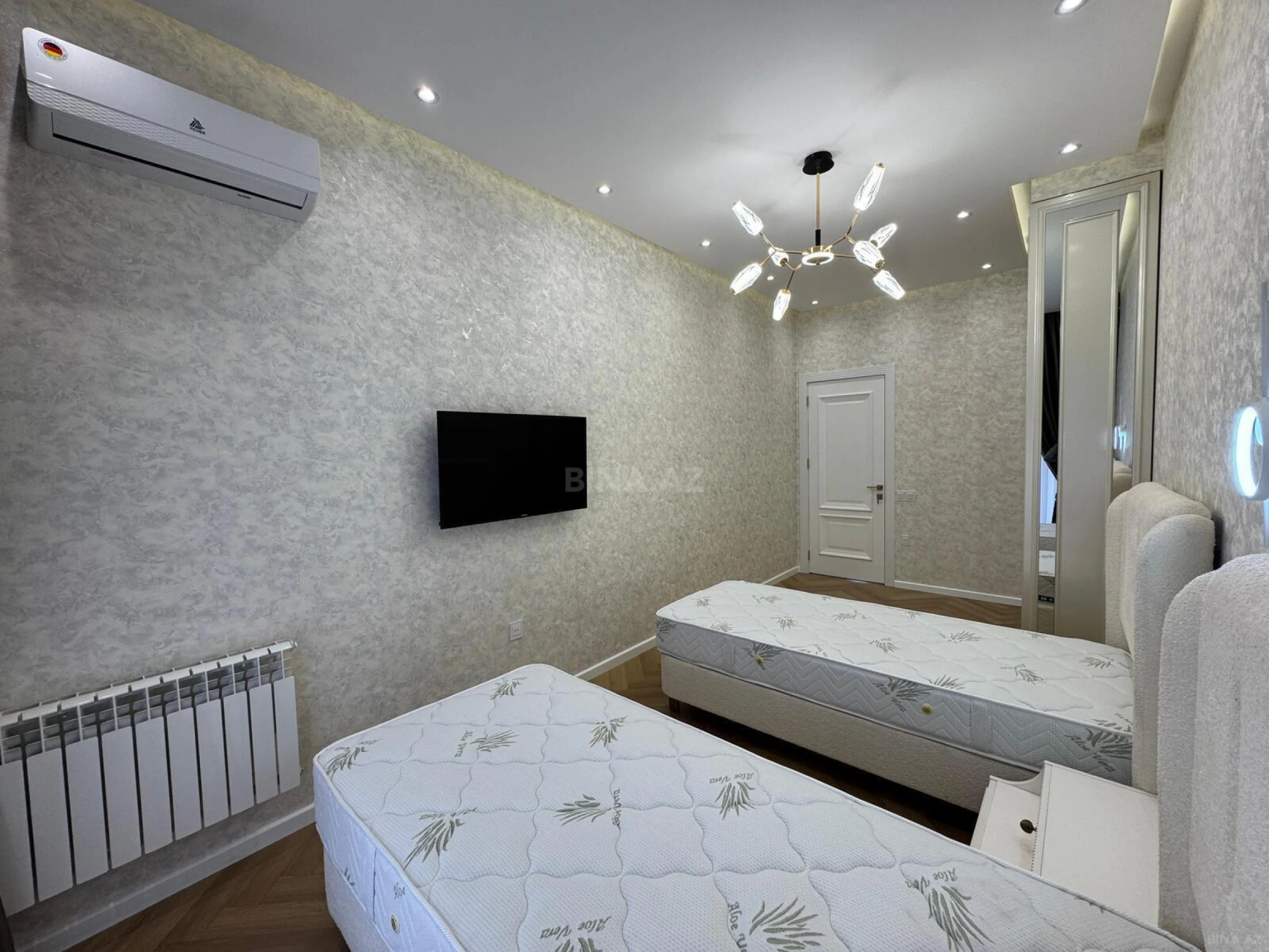 Satılır 3 otaqlı mənzil 107 m²