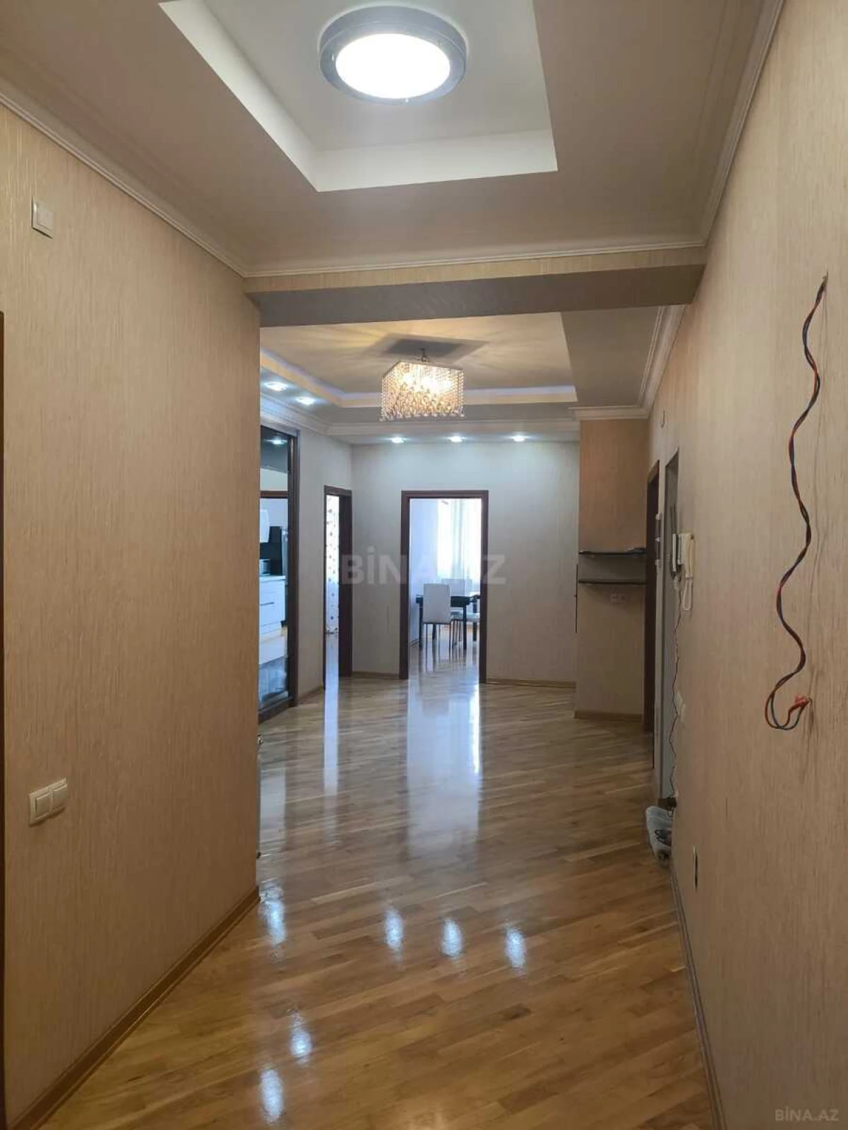 Kirayə verilir 3 otaqlı mənzil 180 m²