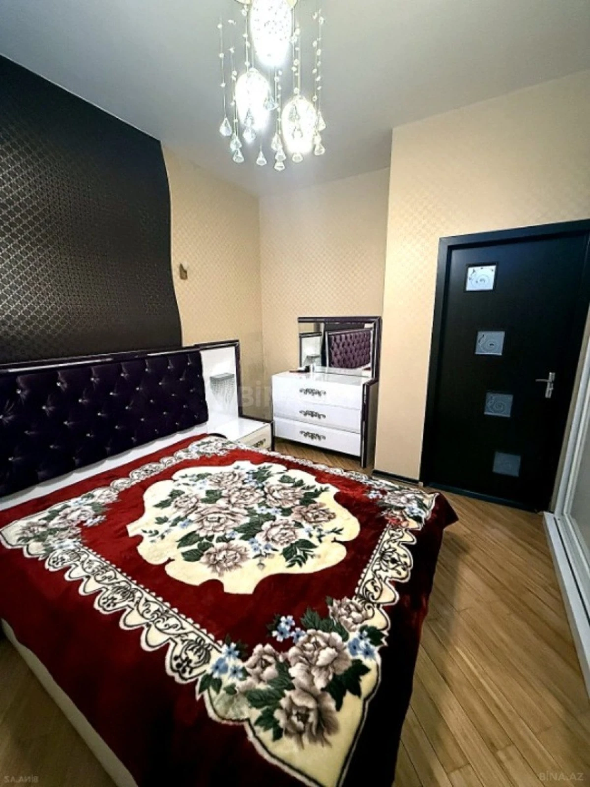 Kirayə verilir 2 otaqlı mənzil 65 m²