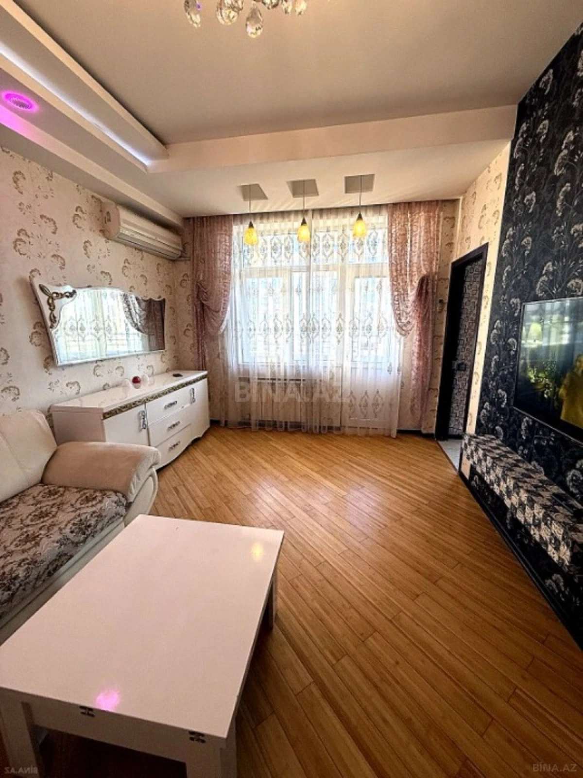 Kirayə verilir 2 otaqlı mənzil 65 m²