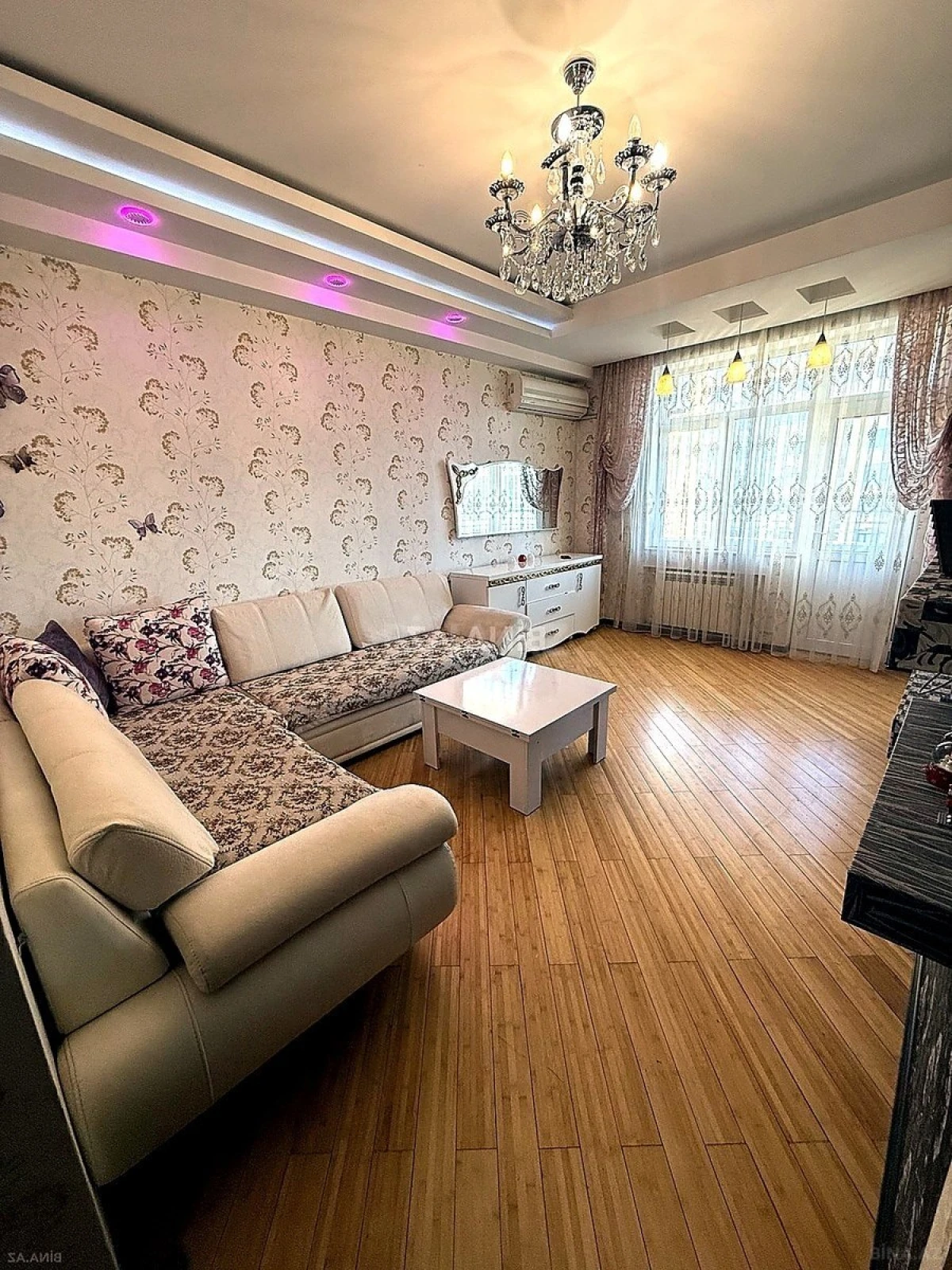 Kirayə verilir 2 otaqlı mənzil 65 m²