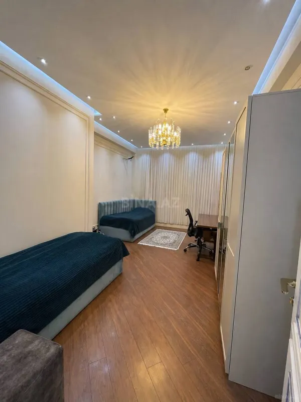 Satılır 3 otaqlı mənzil 155 m²