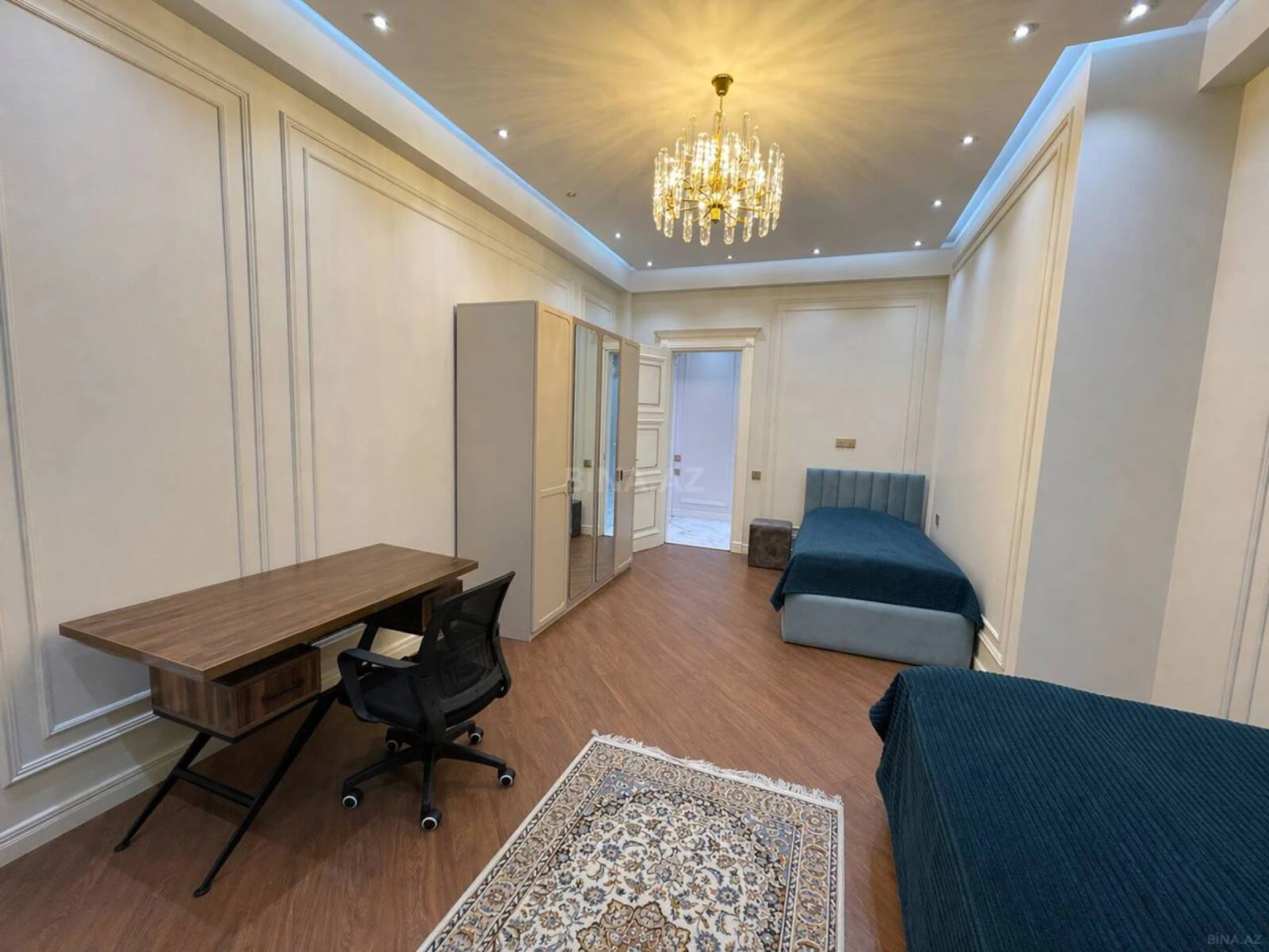 Satılır 3 otaqlı mənzil 155 m²
