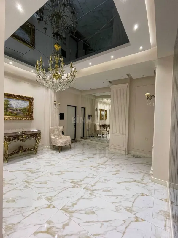 Satılır 3 otaqlı mənzil 155 m²