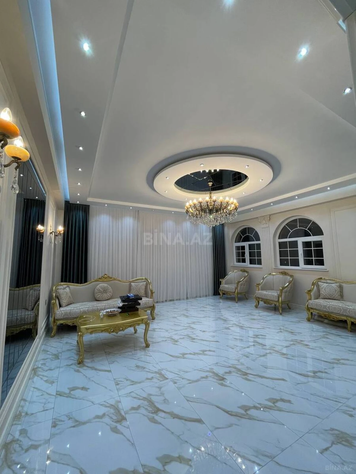 Satılır 3 otaqlı mənzil 155 m²