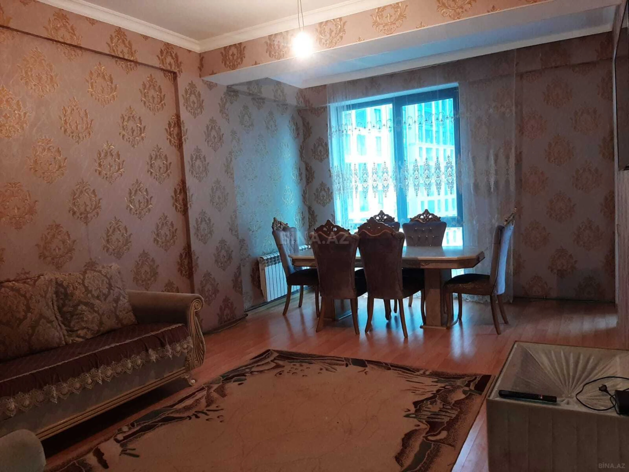 Kirayə verilir 2 otaqlı mənzil 96 m²