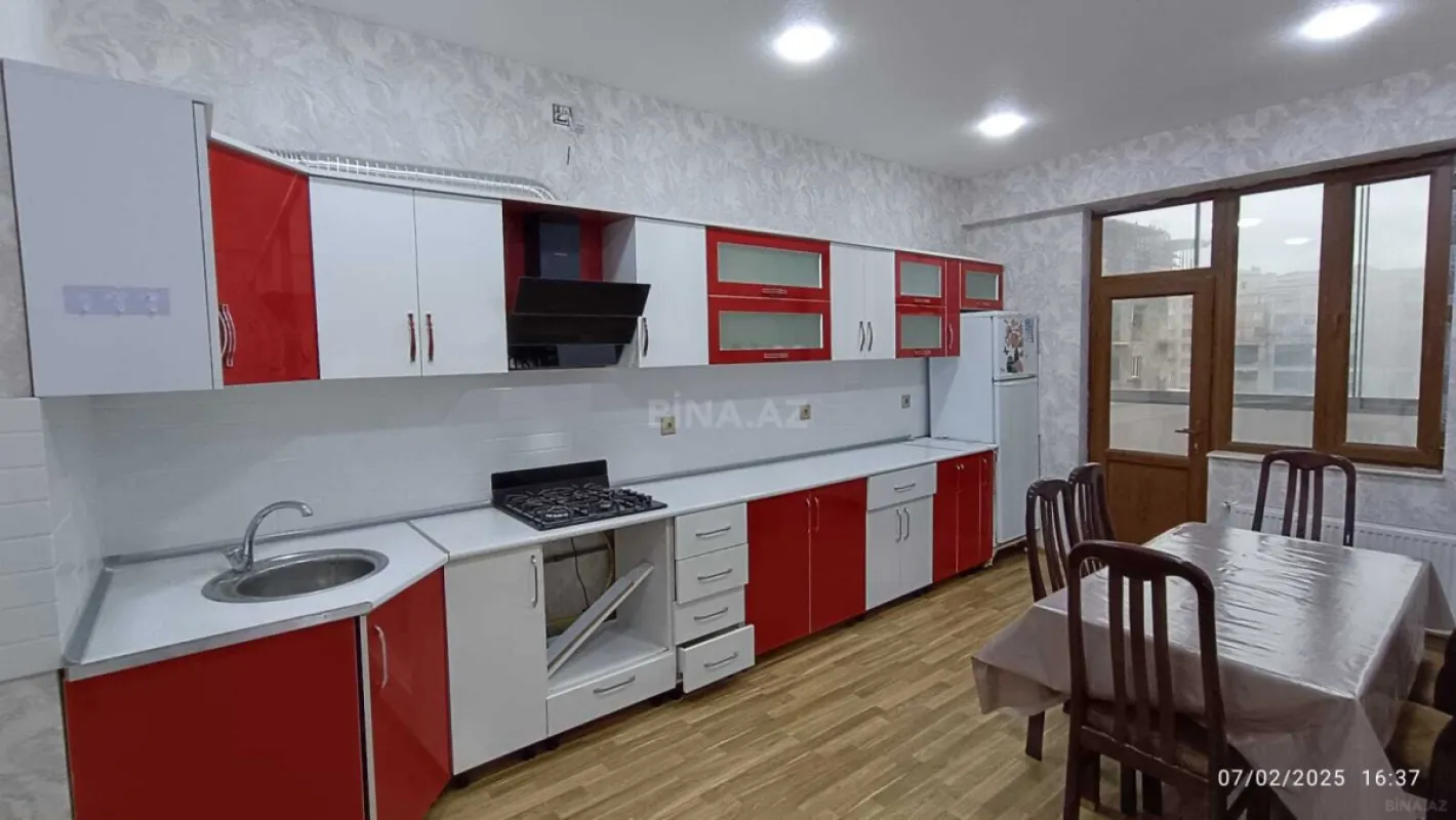 Satılır 3 otaqlı mənzil 105 m²