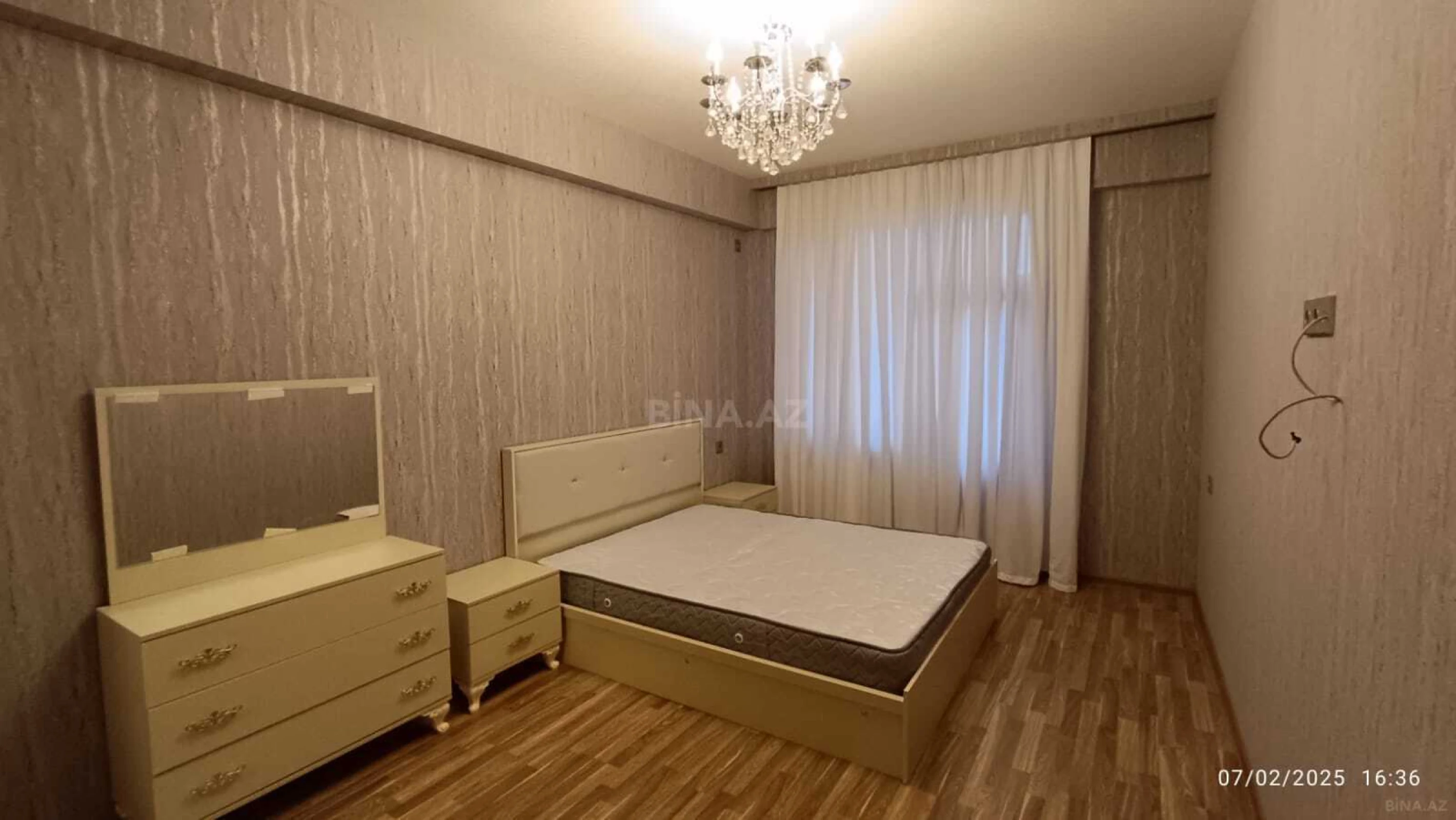 Satılır 3 otaqlı mənzil 105 m²