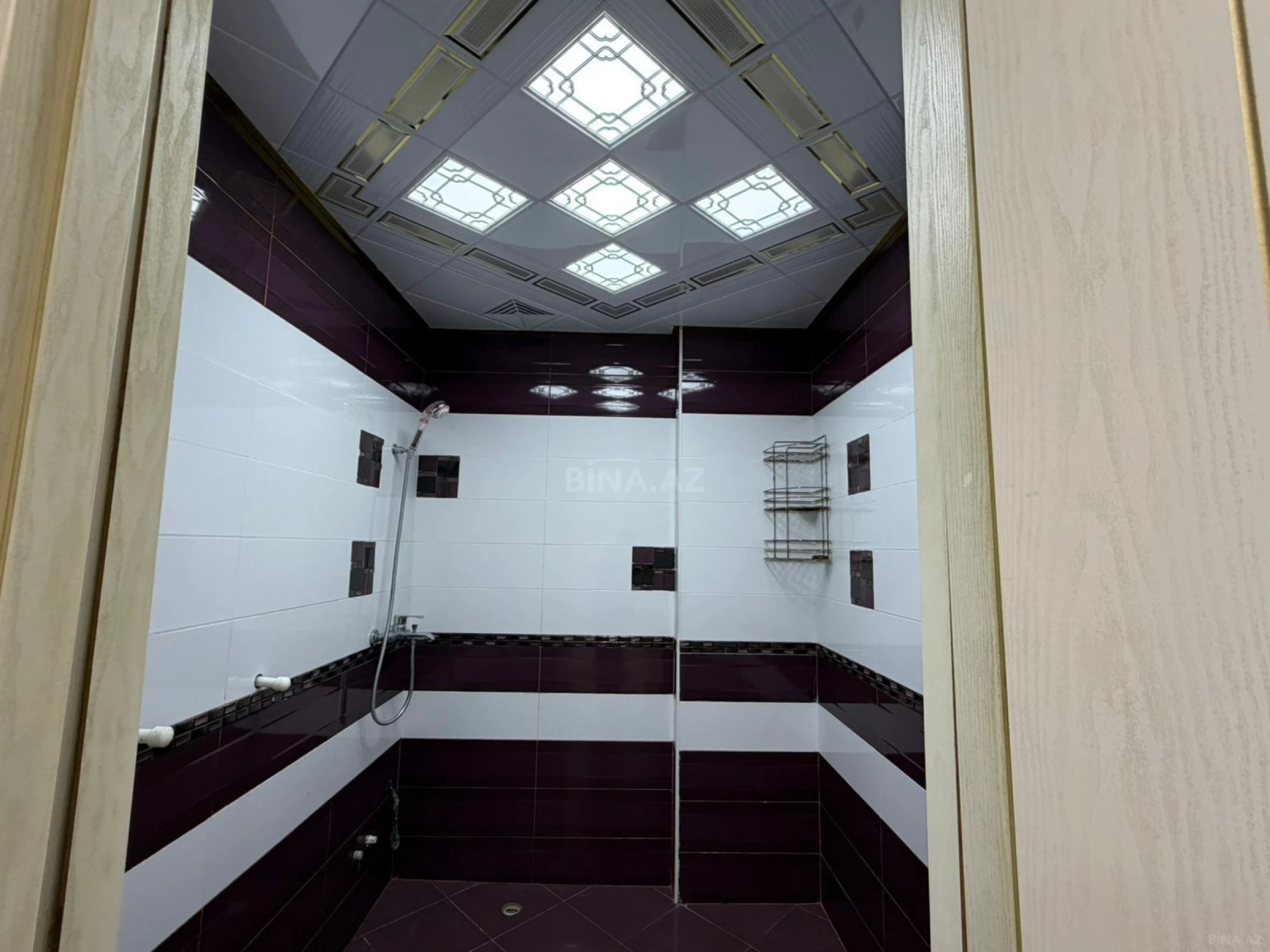 Kirayə verilir 3 otaqlı mənzil 140 m²