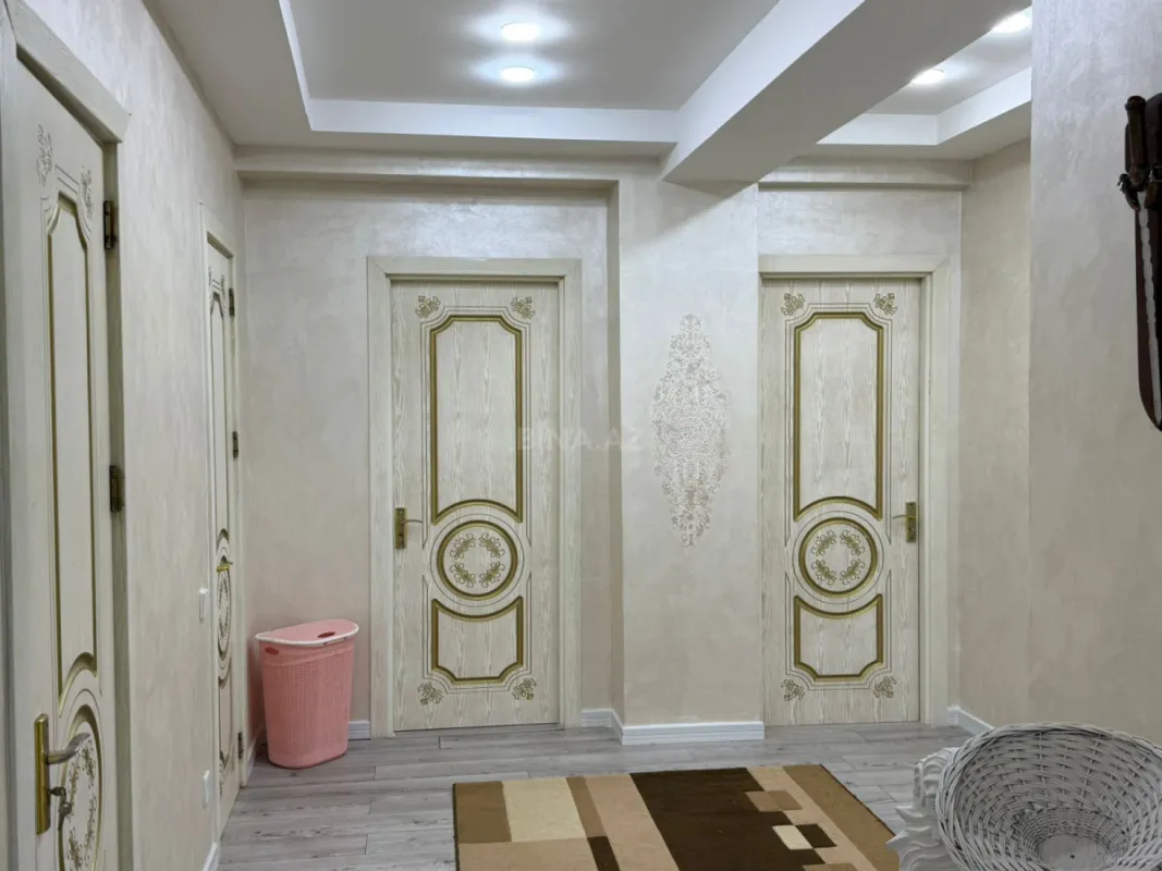 Kirayə verilir 3 otaqlı mənzil 140 m²