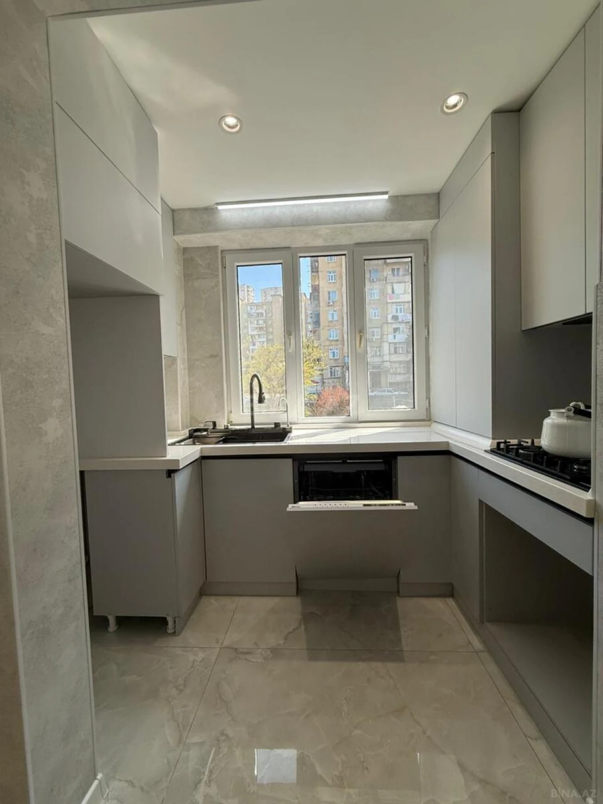 Satılır 4 otaqlı mənzil 80 m²