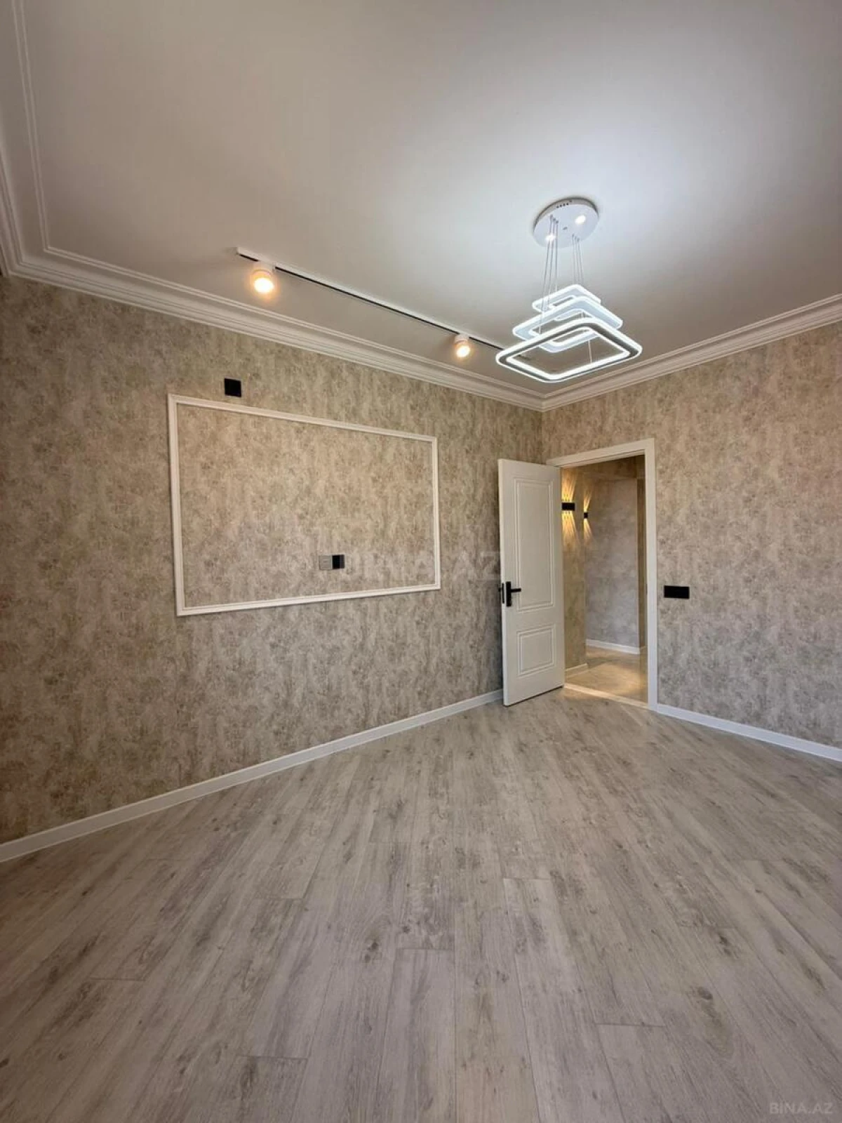Satılır 4 otaqlı mənzil 80 m²